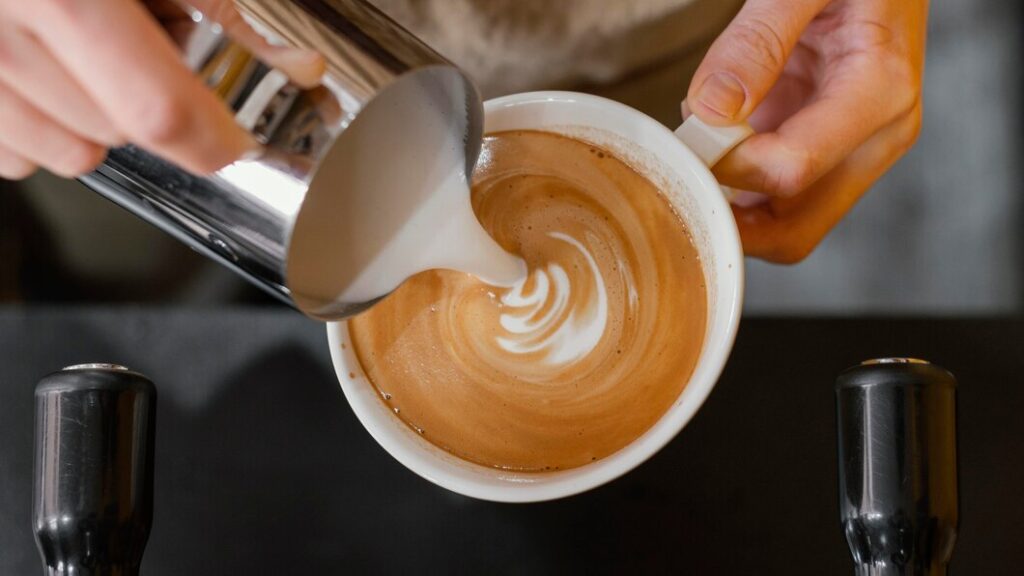 Como Fazer Cappuccino com Café Normal